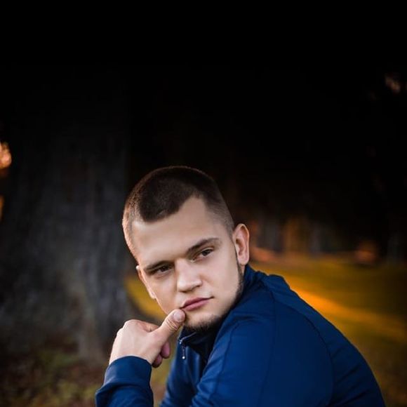 Poshmark profile picture for @zver